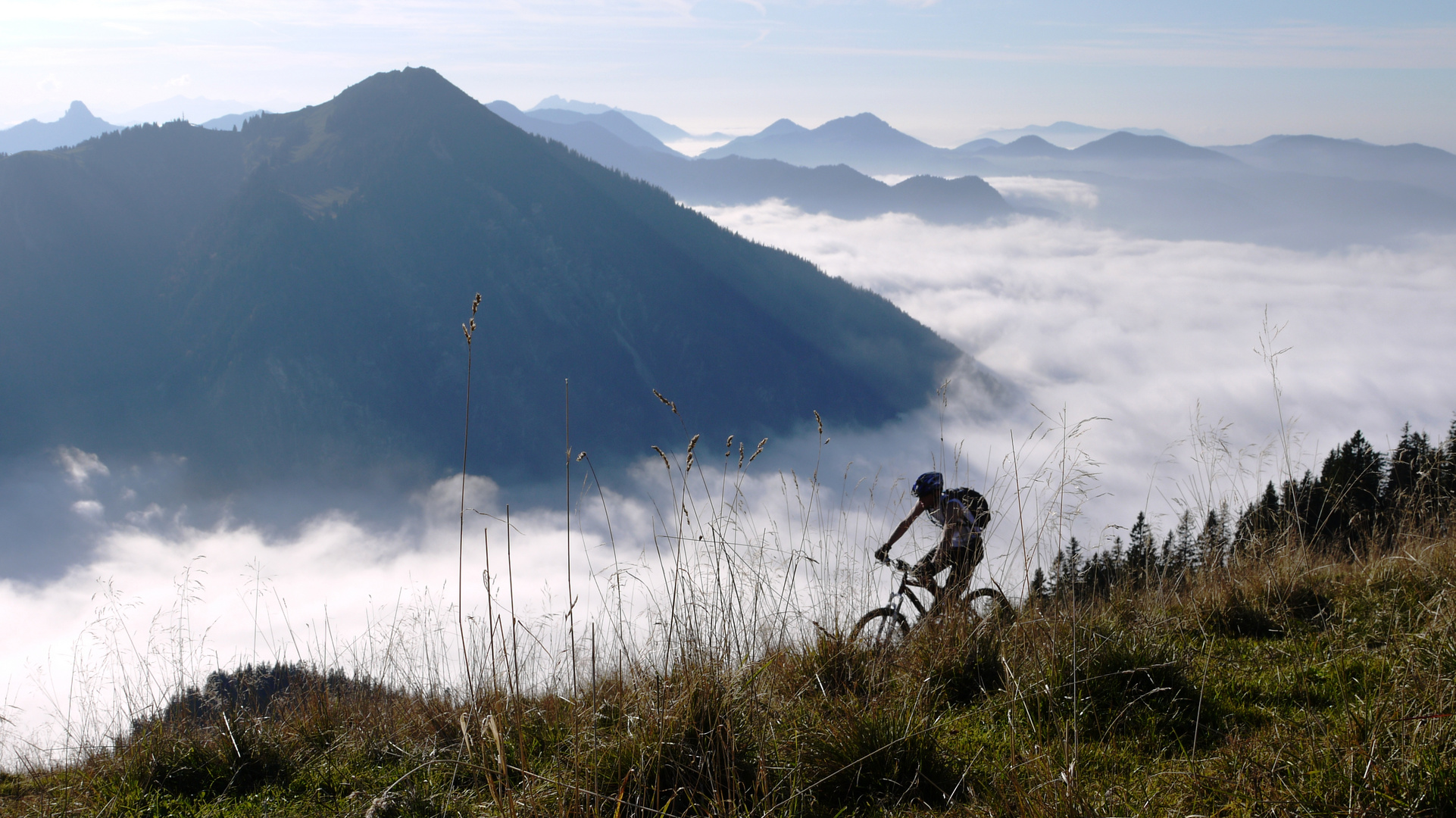 Radeln über den Wolken