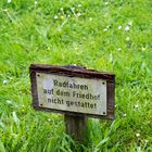 Radfahren auf dem Friedhof verboten