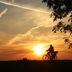 Radfahrer im Morgenlicht