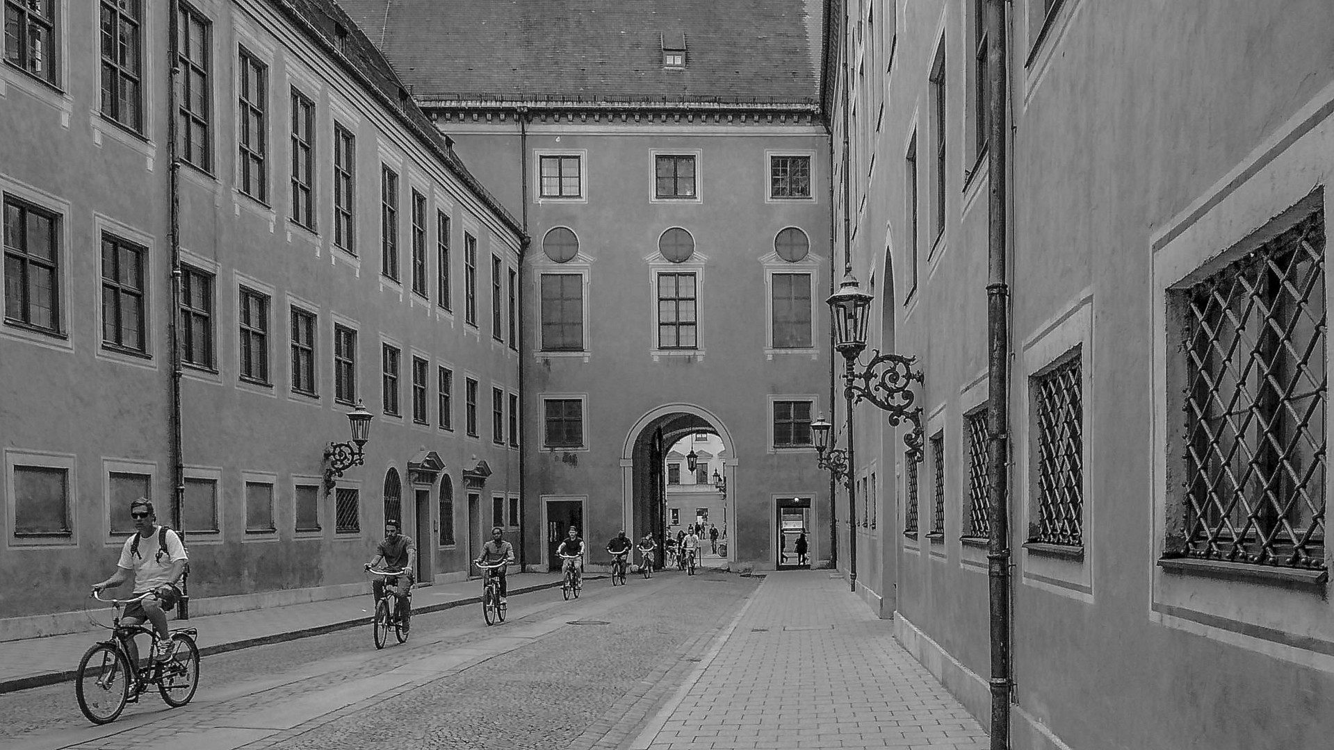 RADFAHRER UNTERWEGS