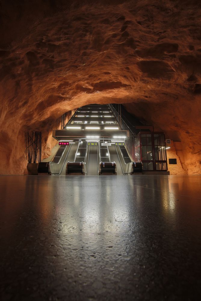 Radhuset Station