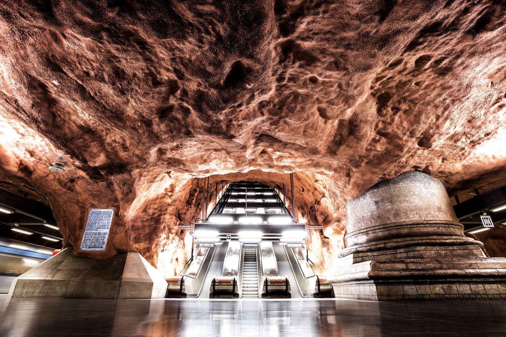 Radhuset station