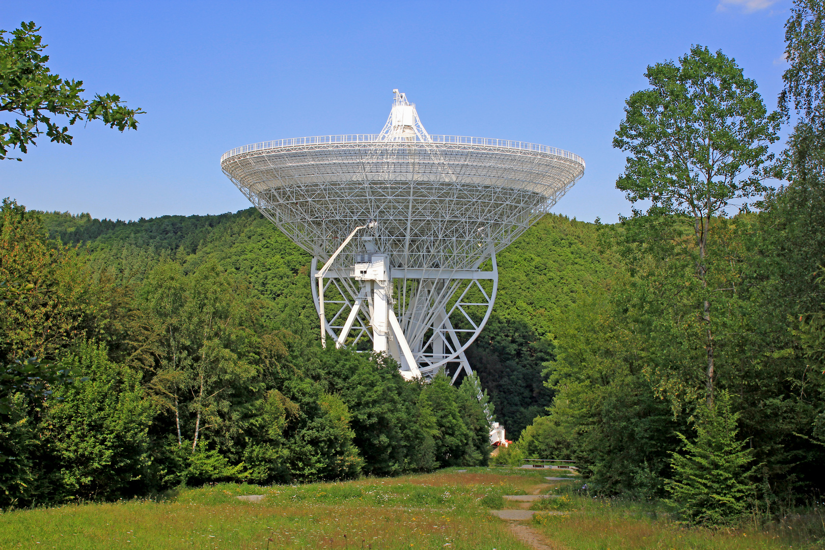 Radioteleskop Effelsberg (100 Meter Durchmesser) 1