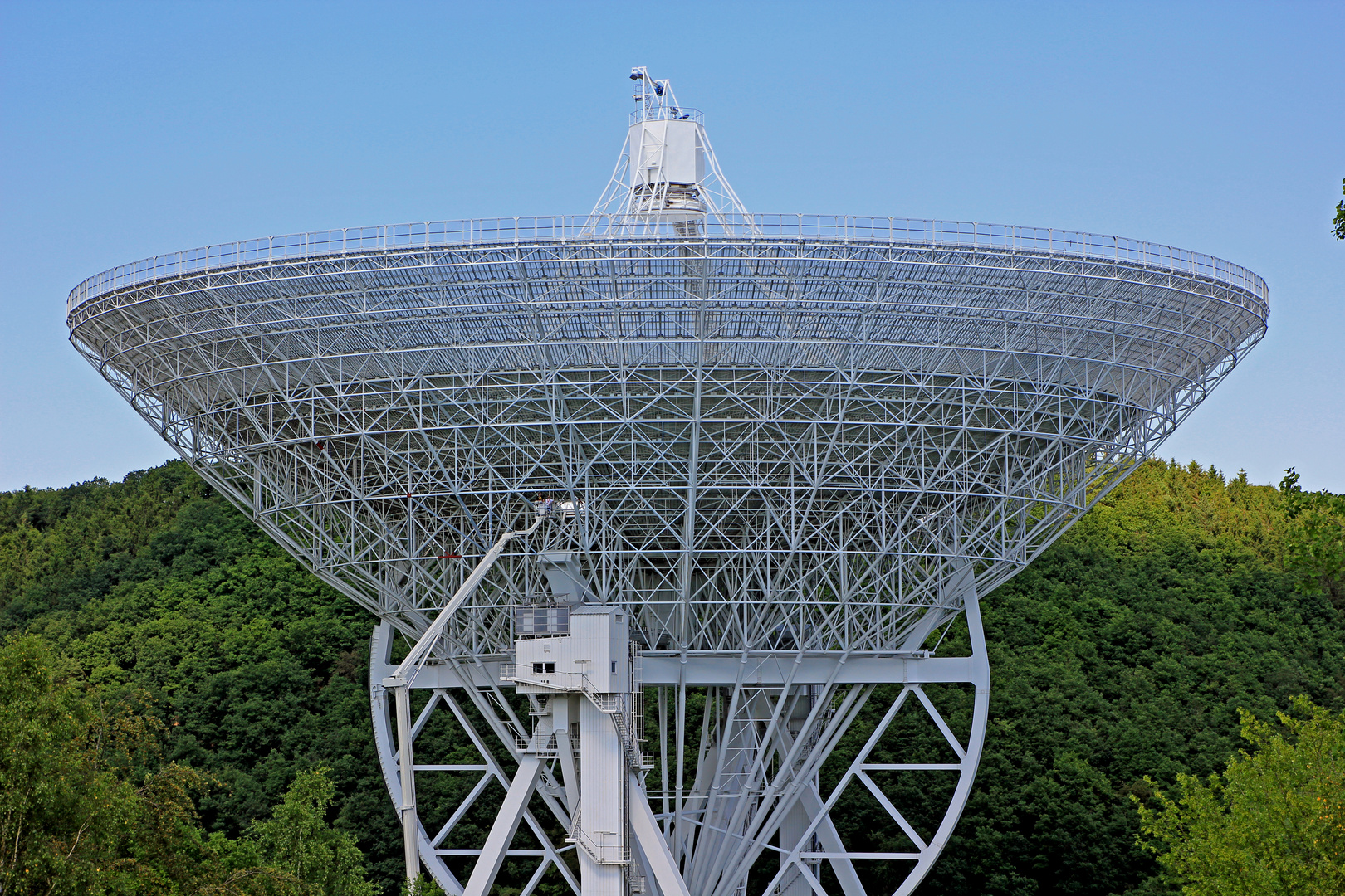 Radioteleskop Effelsberg (100 Meter Durchmesser) 2