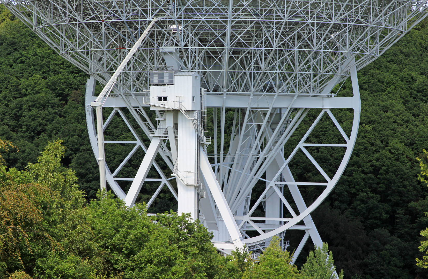 Radioteleskop Effelsberg (100 Meter Durchmesser) 4