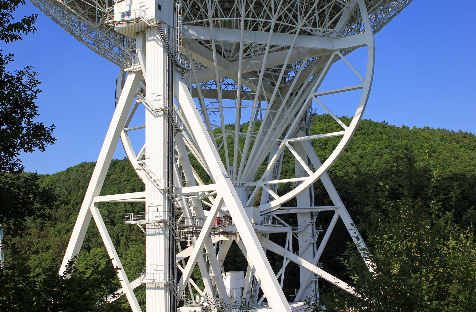 Radioteleskop Effelsberg (100 Meter Durchmesser) 6