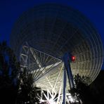 Radioteleskop Effelsberg bei Nacht (1)