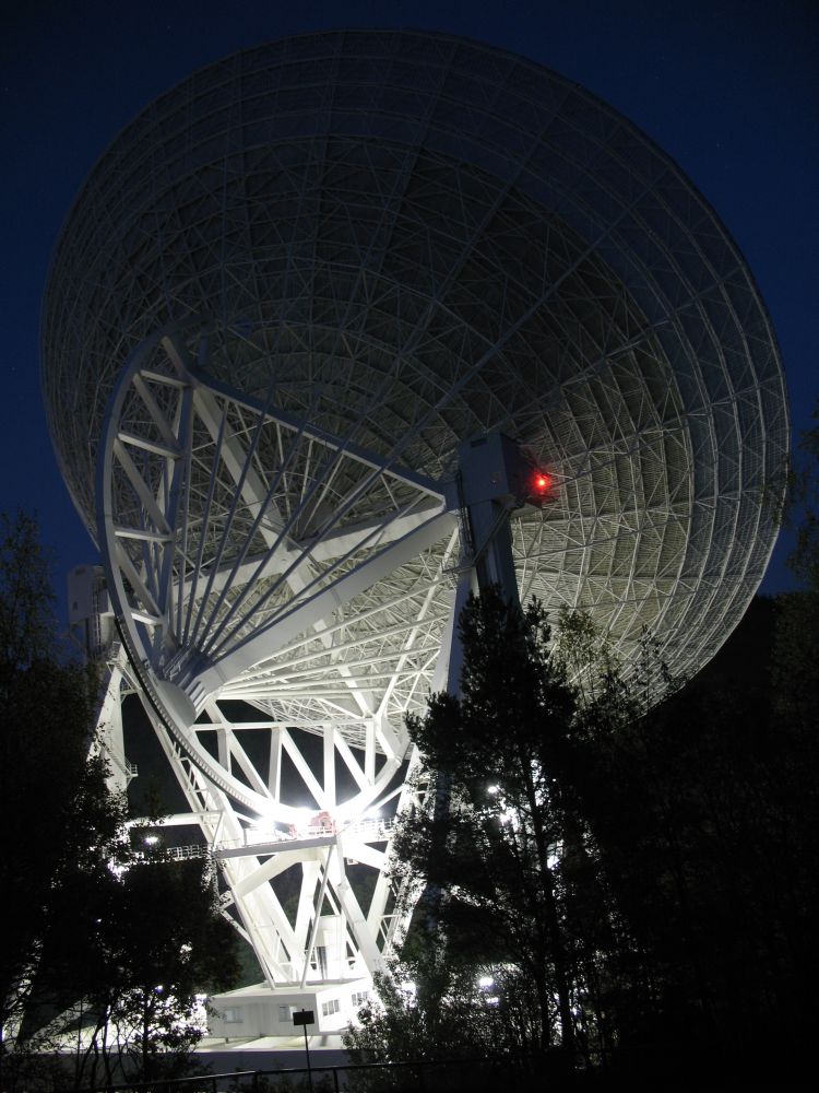 Radioteleskop Effelsberg bei Nacht (2)