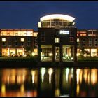 Radisson Lübeck bei Nacht