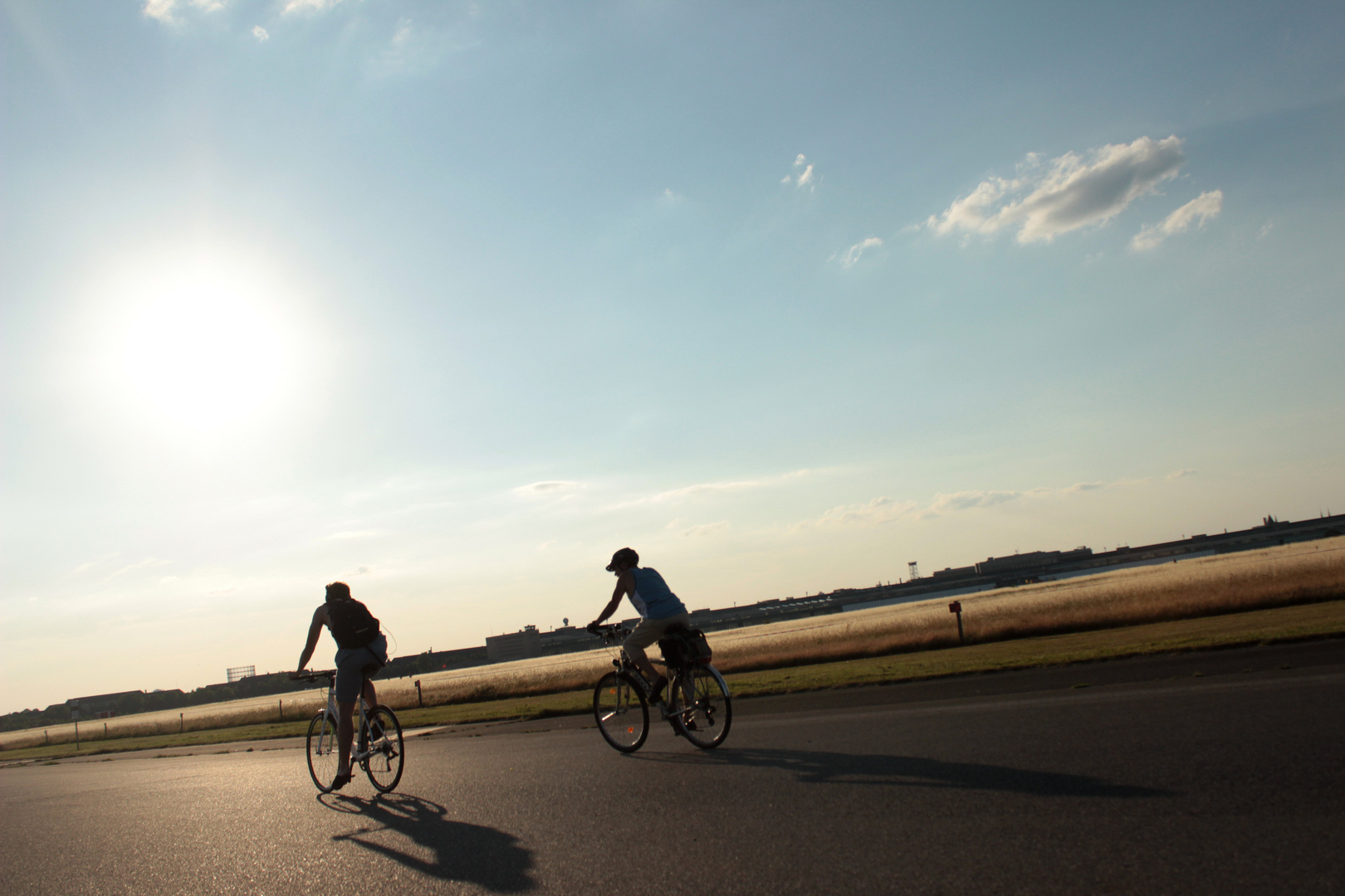 Radler auf dem Tempelhofer Feld