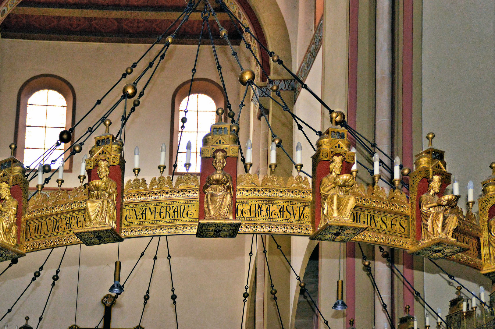 Radleuchter in der Basilika St. Godehard in Hildesheim