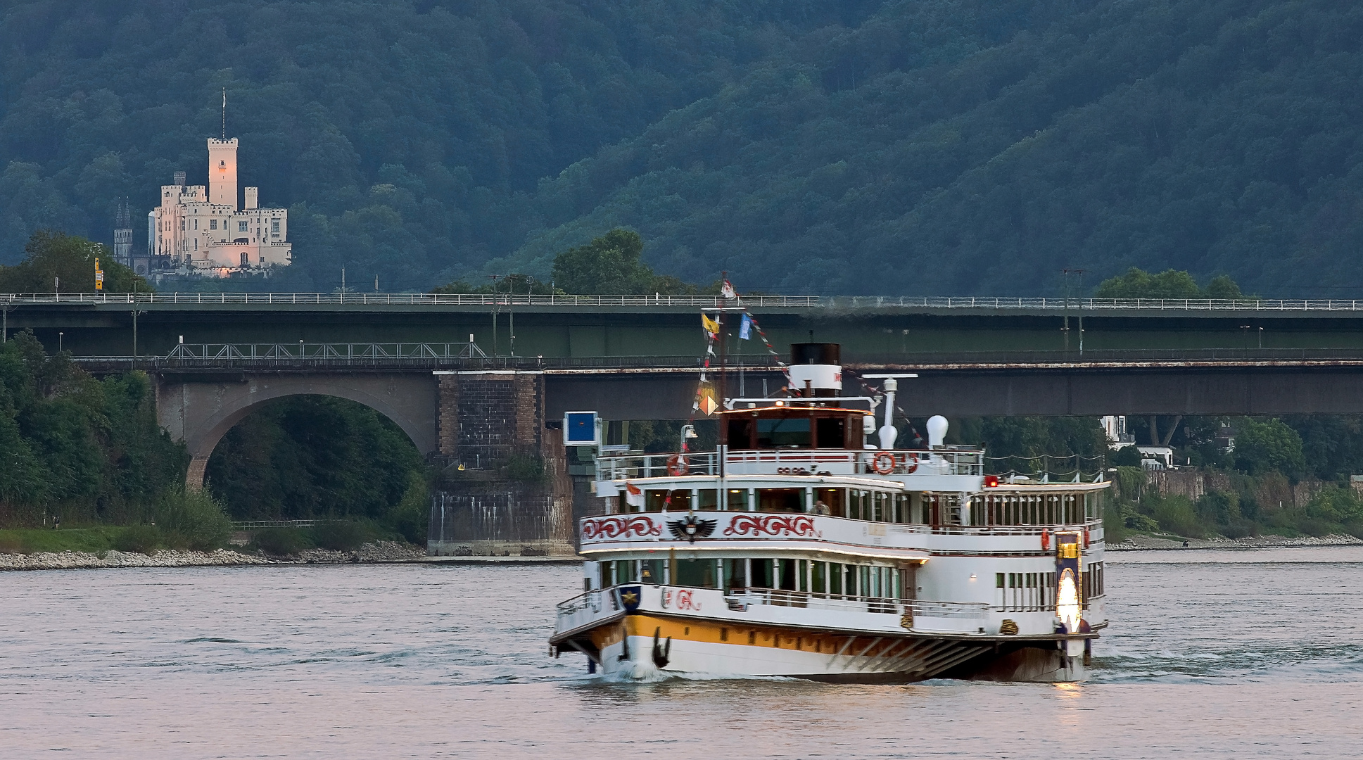 Radschaufelschiff "Goethe" auf der Heimfahrt