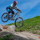 Radsportler in den Bergen von Leogang