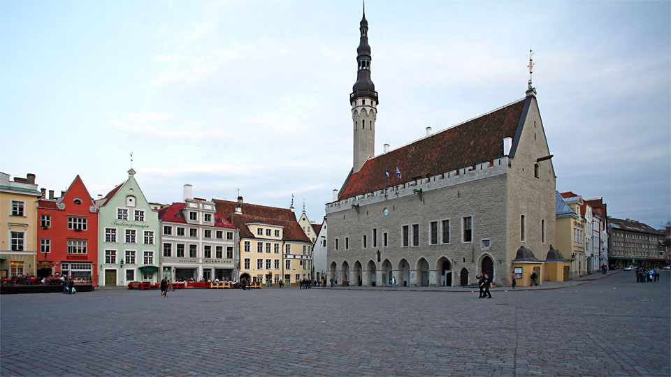 Raekoja plats / Town Hall Square, Tallinn / EST