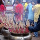 Räucherstäbchen in einem Tempel in Bangkok - Thailand, Bangkok