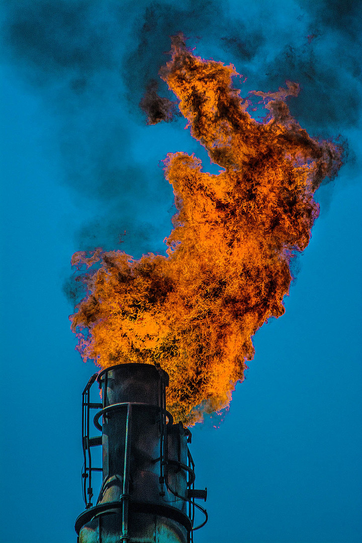 Raffinerie in Heide fackelt Gas ab
