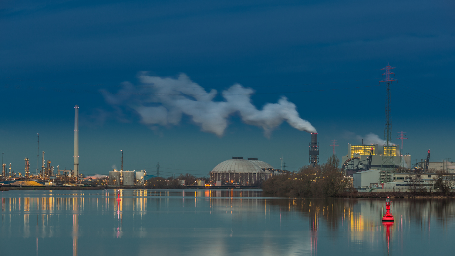 Raffinerie zur Blauen Stunde