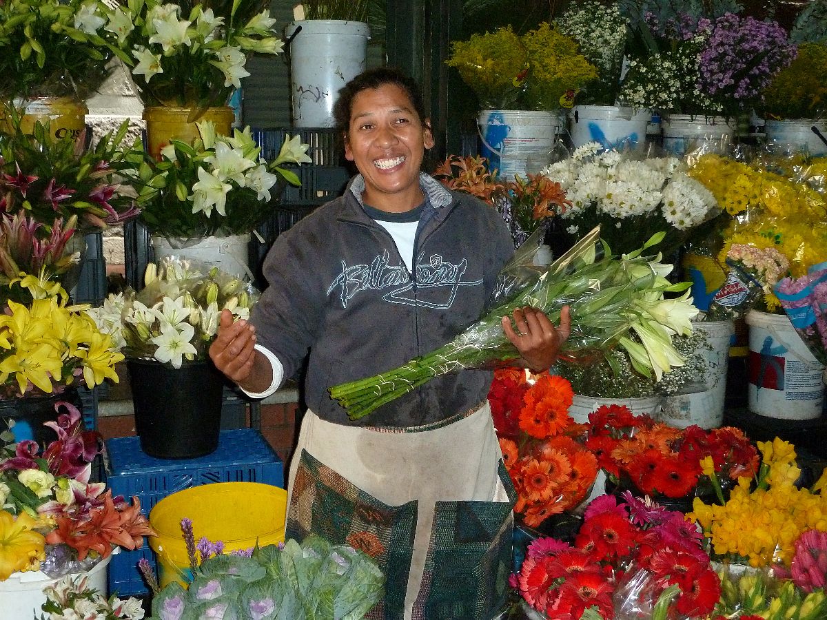 Ragazza che vendeva fiori a Cape Town