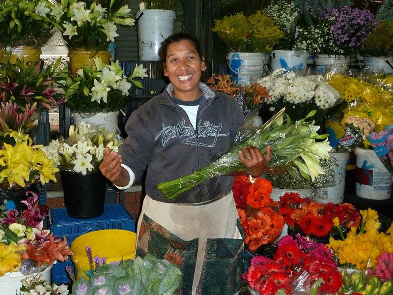 Ragazza che vendeva fiori a Cape Town