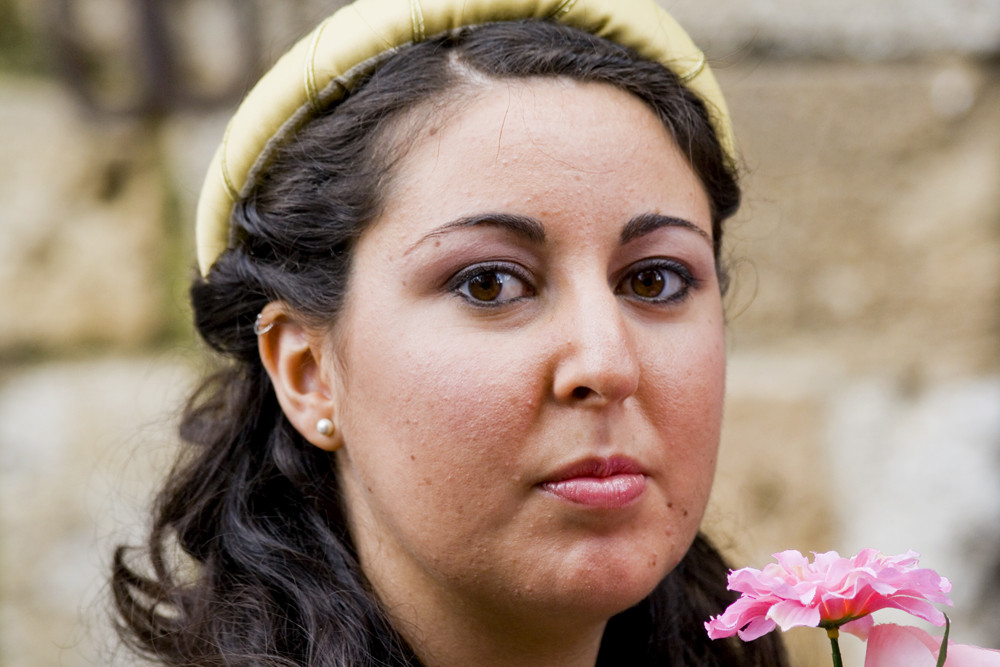 Ragazza con fiore