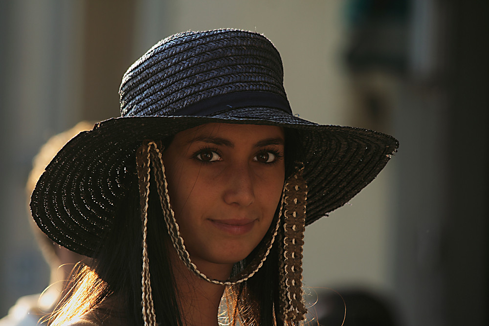 Ragazza dal cappello di paglia