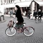 Ragazza in bici