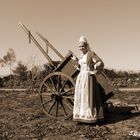 ragazza in costume sardo