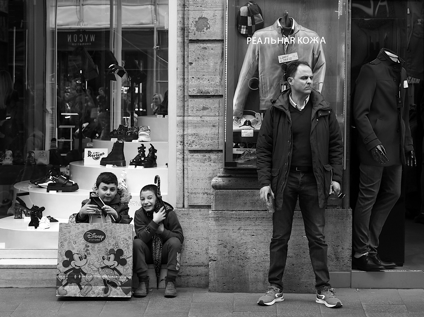 ragazzi sulle strade di Roma.1.