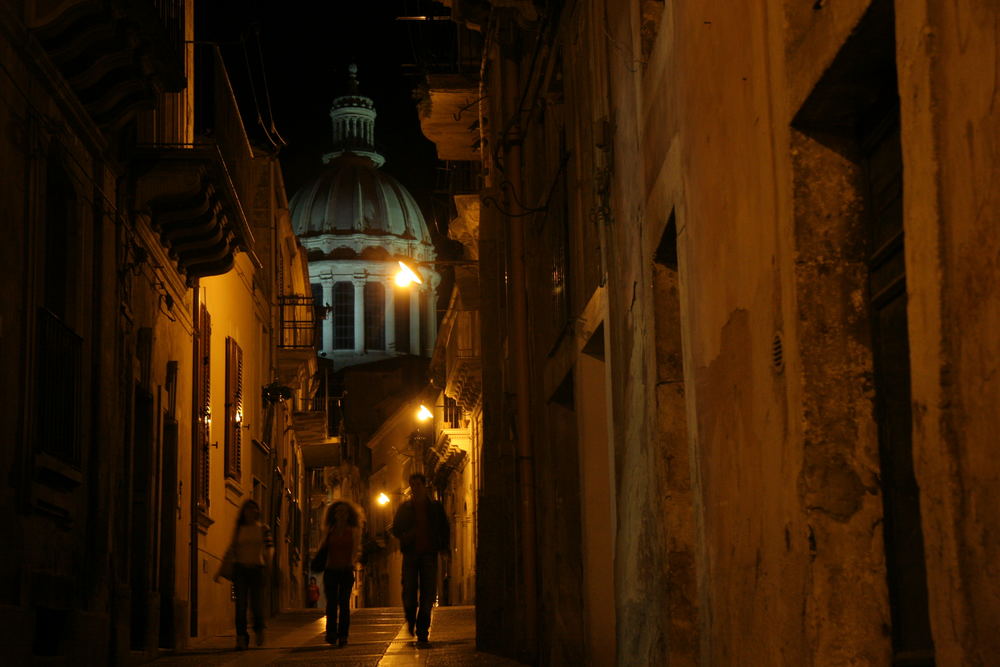 Ragusa di notte