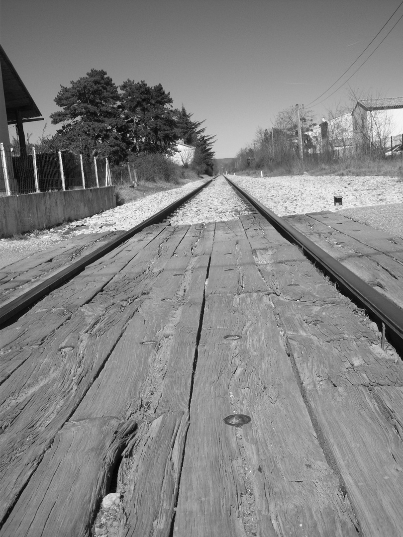 rail..