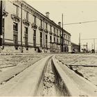 Rail du tram devant la gare de Tours