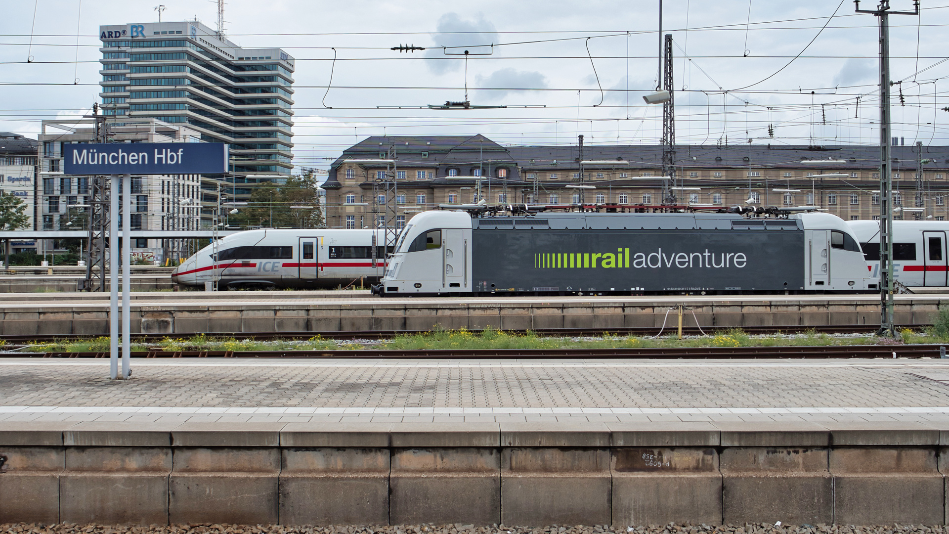 RailAdventure 190 311 im Münchener Hauptbahnhof