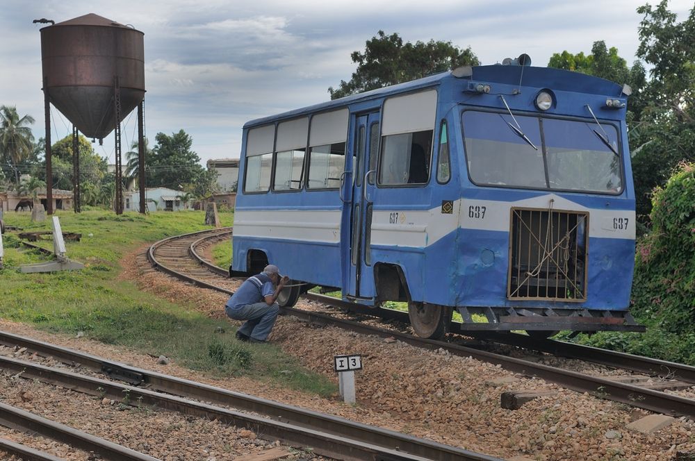 Railbus goes to Valle de los Ingenios