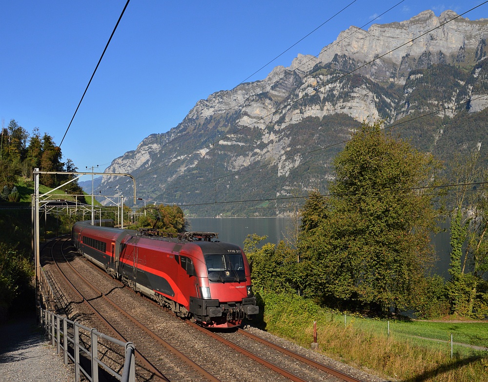 Railjet am Walensee