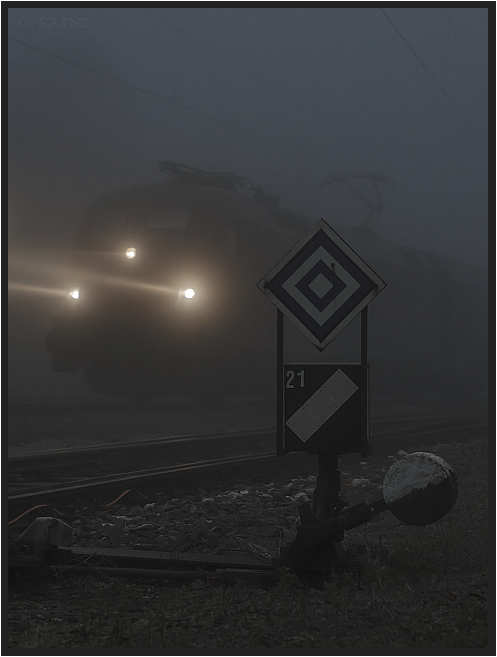 Railjet im Nebel