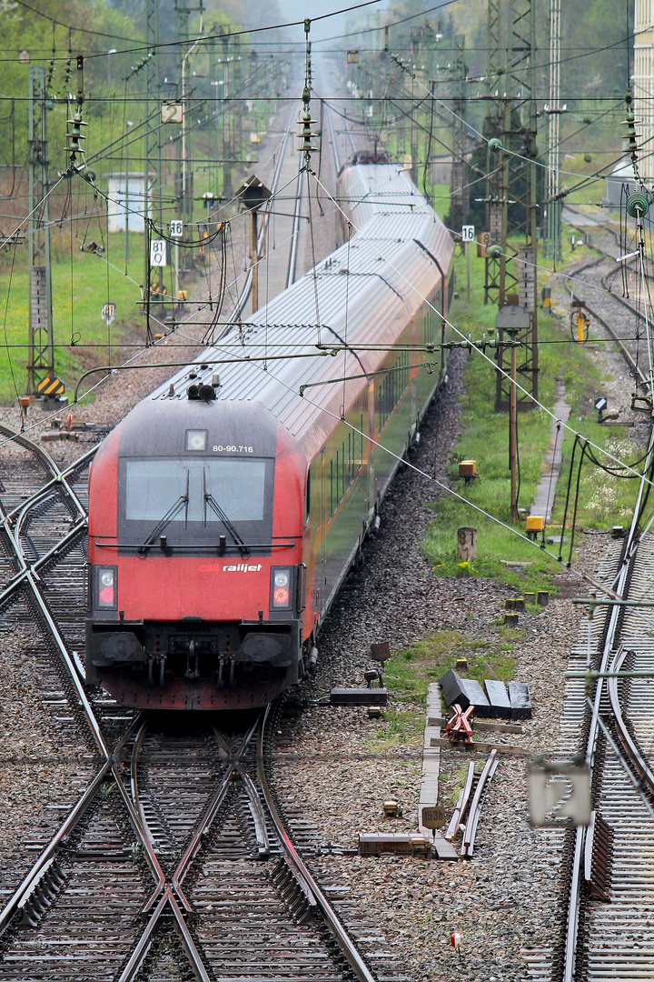 railjet im Regen