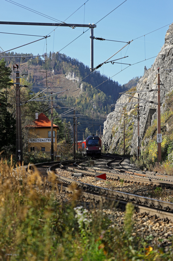 railjet in Breitenstein