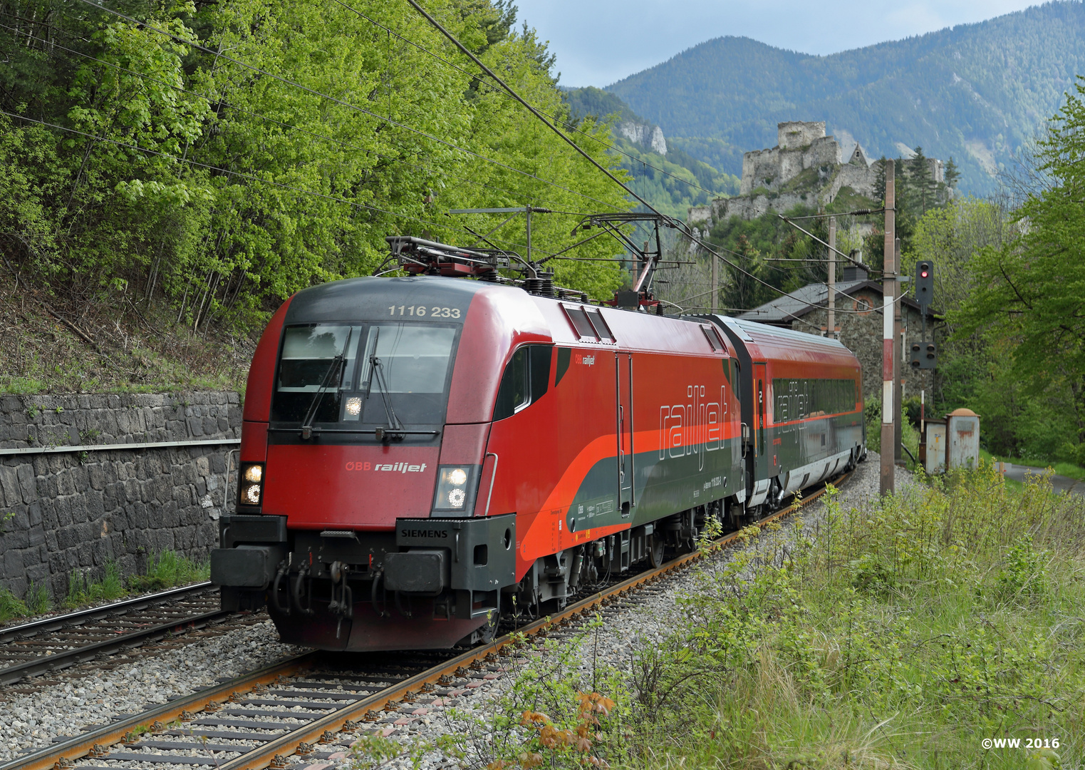 railjet in Klamm Schottwien