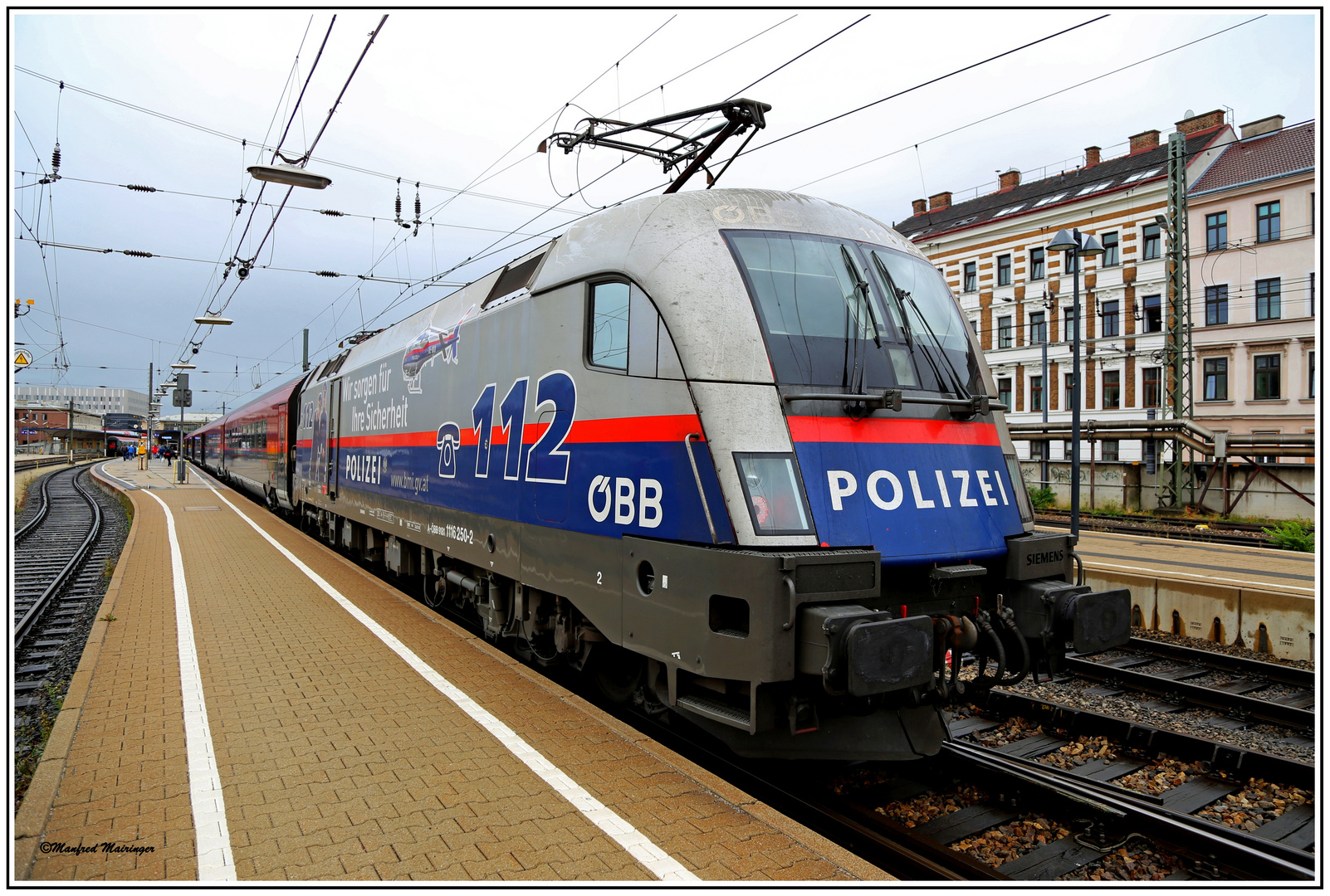 "railjet mit Polizei Taurus..."