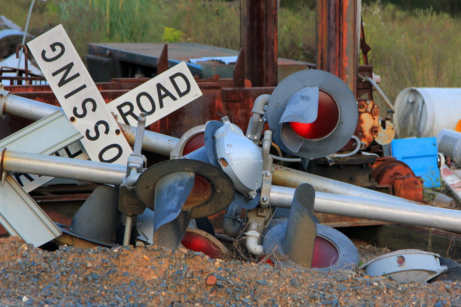 Railroad Crossing Signale ausgedient, Yard der ACWR, Star, NC, USA