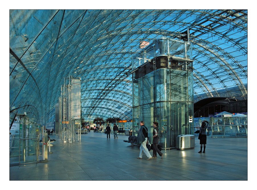 railway station at the airport