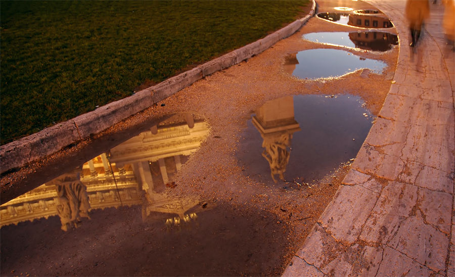 Rain at Piazza Venezia