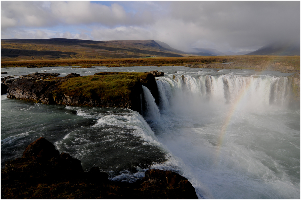 Rainbow at the Godafoss II