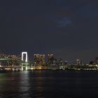 Rainbow Bridge bei Nacht