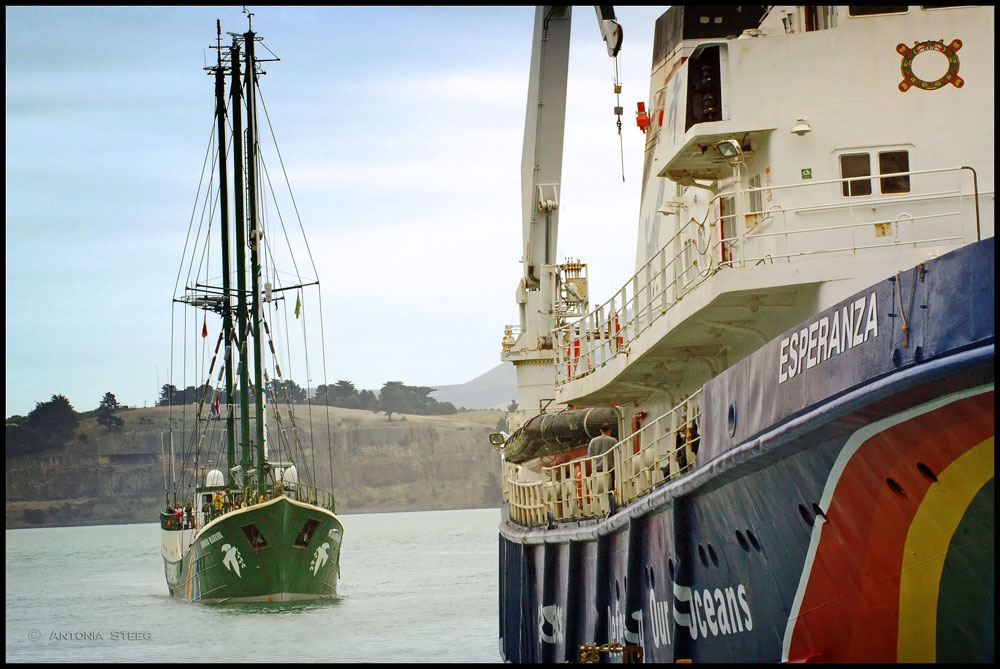 Rainbow Warrior & Esperanza