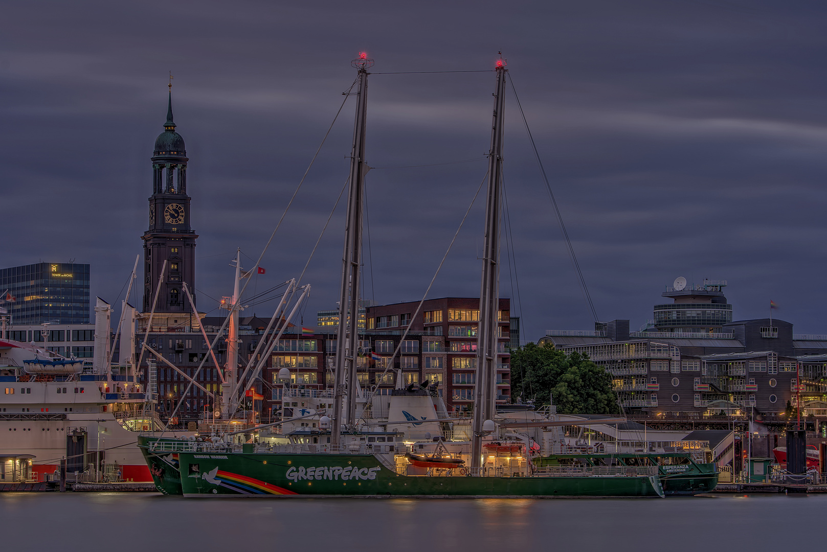 Rainbow Warrior und  Esperanza 