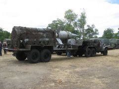 Raketentransportfahrzeug auf Basis des SiL 131