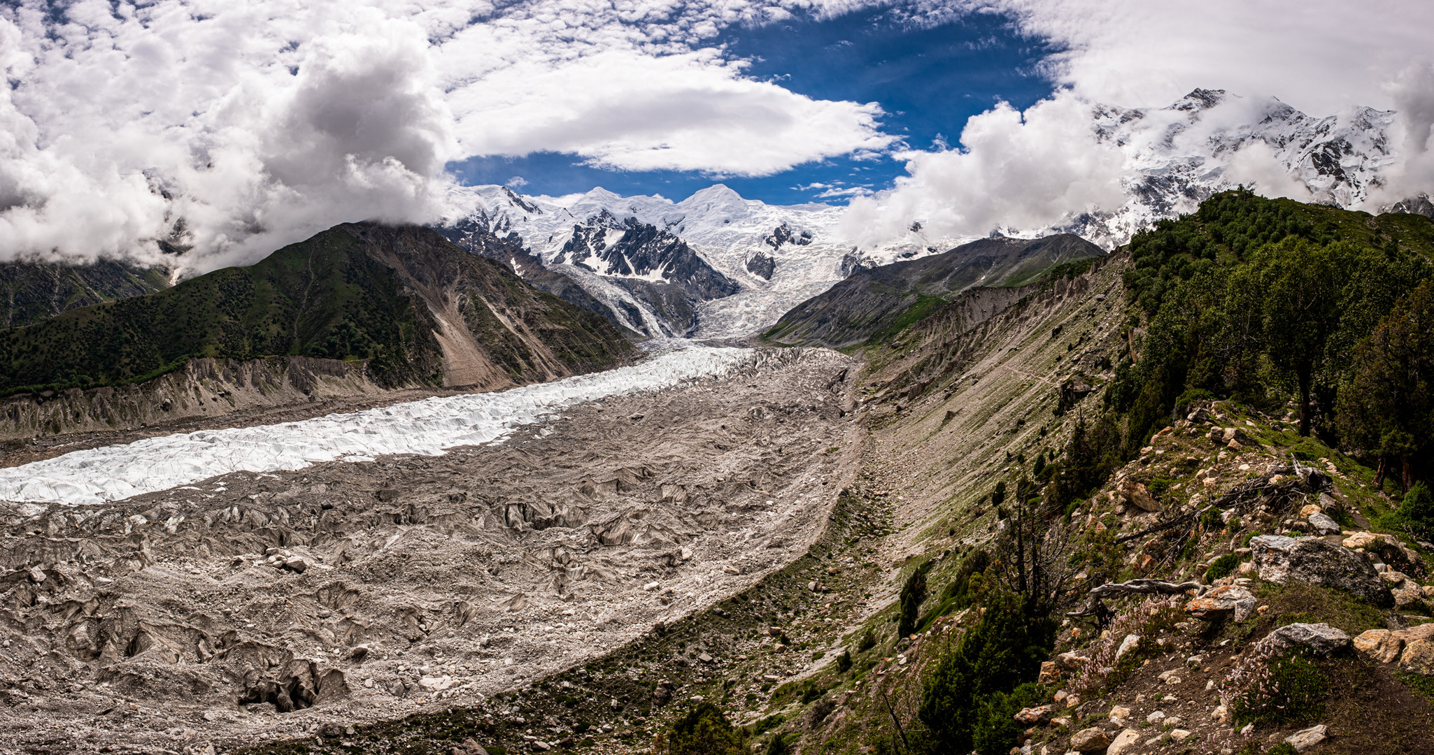 Rakhiot-Gletscher....Nanga Parbat