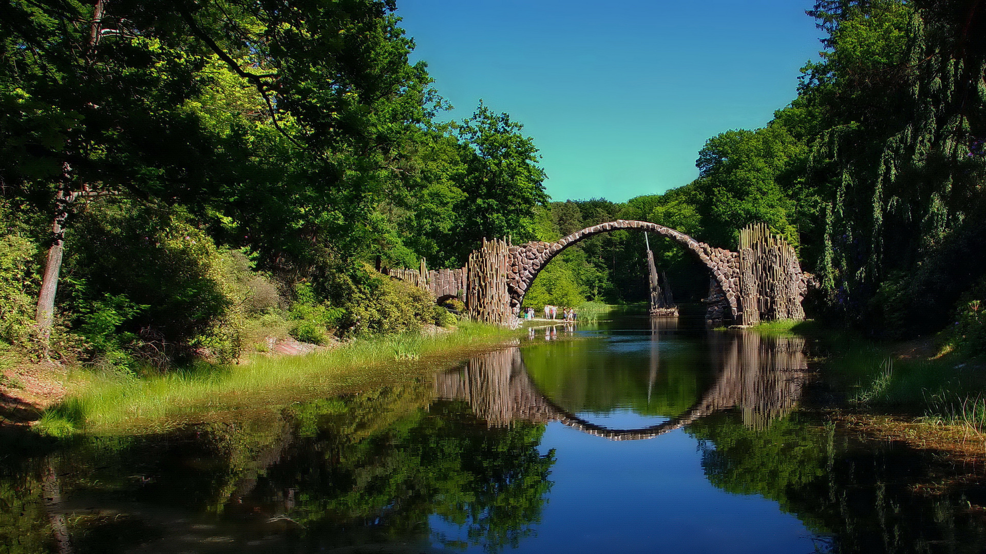 *Rakotzbrücke