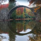 Rakotzbrücke im Herbst